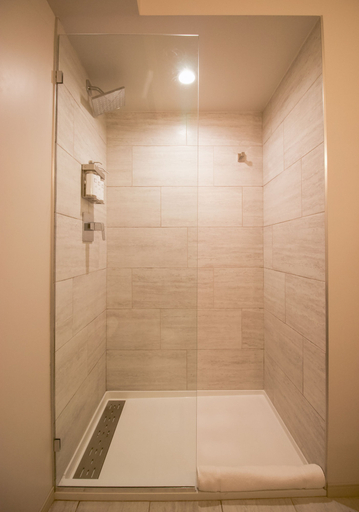 Bathroom 5, Meeting House Boutique Hotel, Falls Church