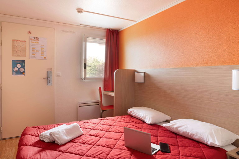 Bedroom 4, Première Classe La Ville-Du-Bois, Essonne