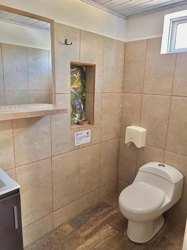 Bathroom 3, Finca Hotel California, Puerto Triunfo