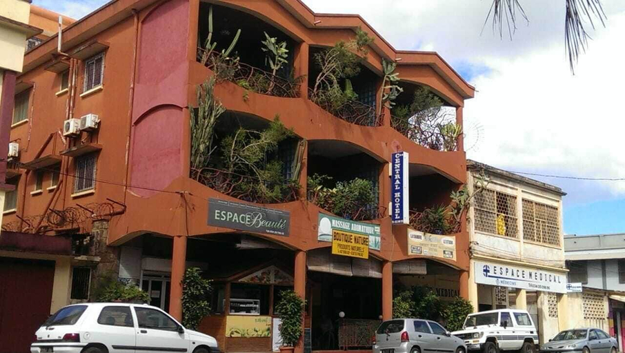 Exterior & Views, CENTRAL HOTEL, Diana