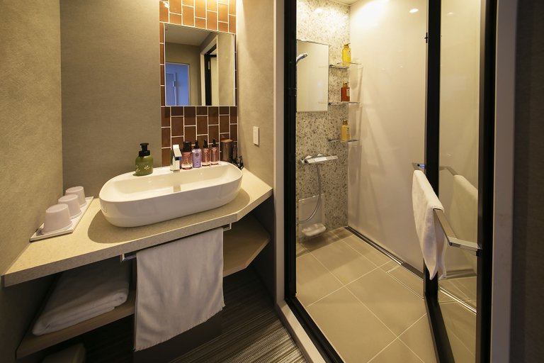 Bathroom 5, Oyado Andon Toba, Toba
