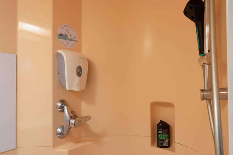 Bathroom 5, Première Classe La Ville-Du-Bois, Essonne