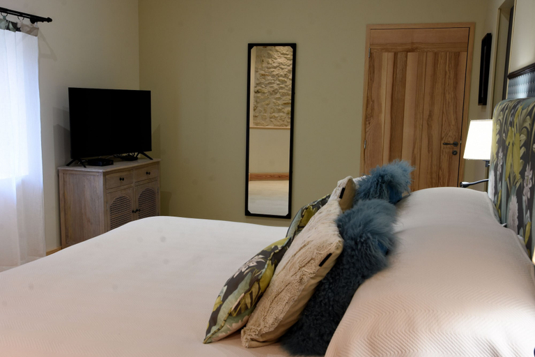 Bedroom 3, Les Girauderies Chambres d'Hotes, Charente-Maritime