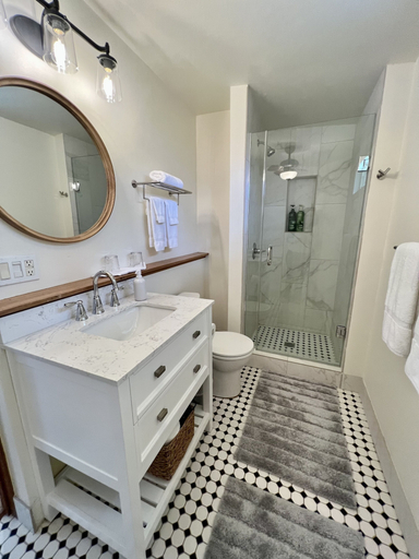 Bathroom 4, Mango Sunset Bed and Breakfast, Hawaii