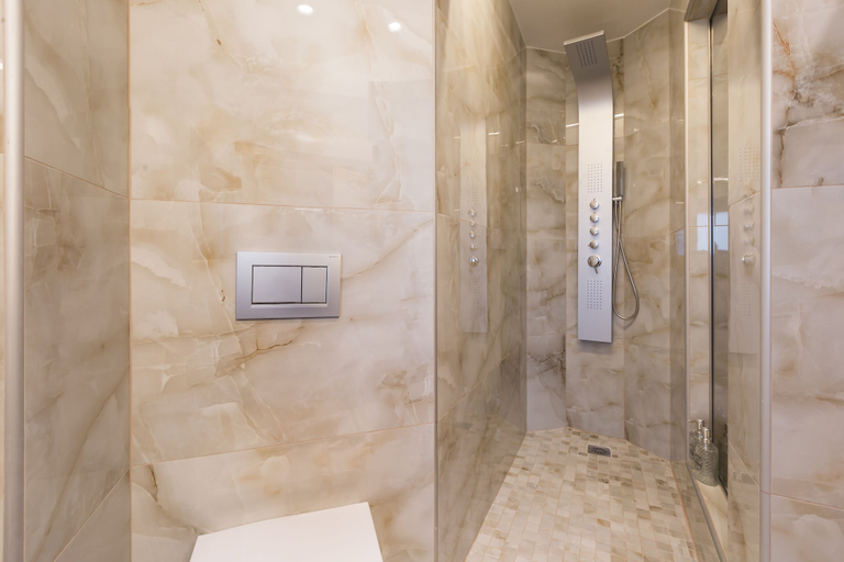 Bathroom 4, Antigoni's Seaside Lodge, Crete