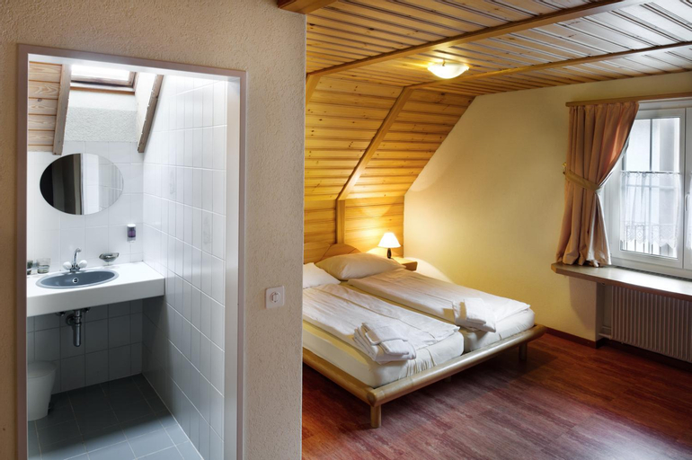 Bedroom 2, Gasthof zum Wilden Mann, Aarwangen