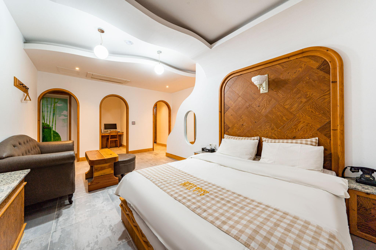 Bedroom 2, Gongju Evian Motel, Gongju