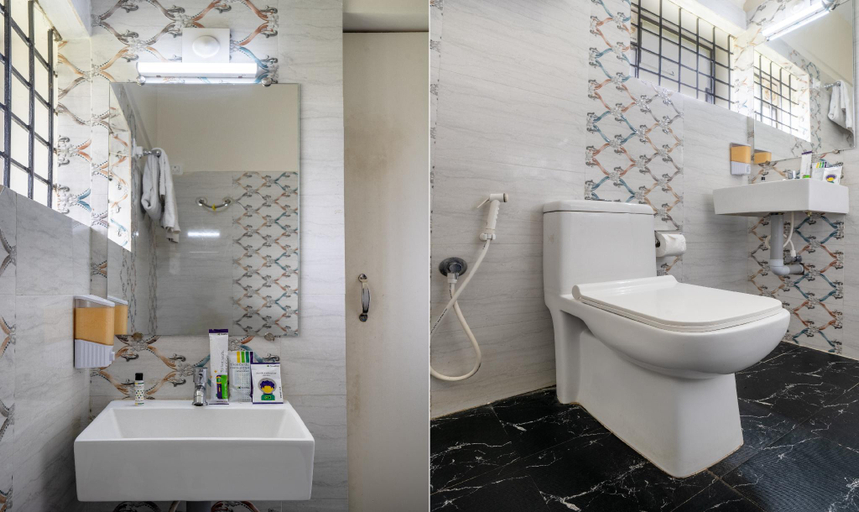 Bathroom 4, Itsy Hotels Vijaya Residency, Udupi