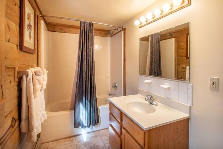 Bathroom 3, Wilderness Presidential Resort Cabins, Spotsylvania