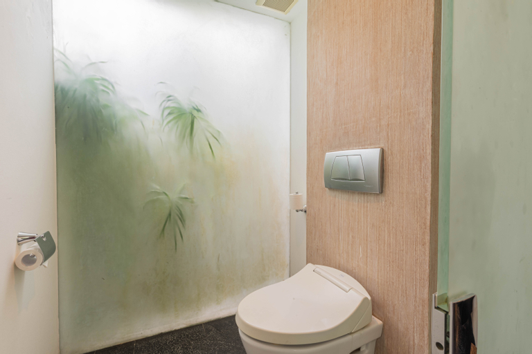 Bathroom 7