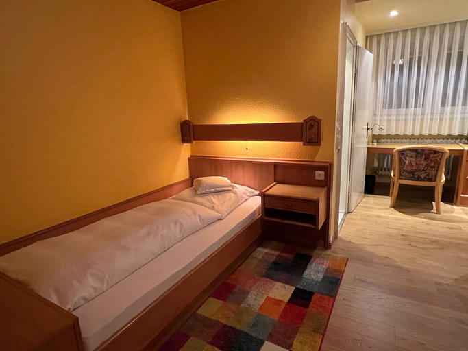 Bedroom 4, Hotel Schwan, Rastatt