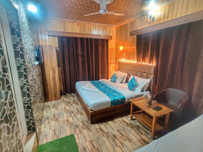 Bedroom 2, Hotel Nissar, Srinagar
