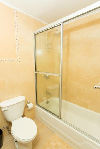 Bathroom 4, New Kingston Guest Apartment III