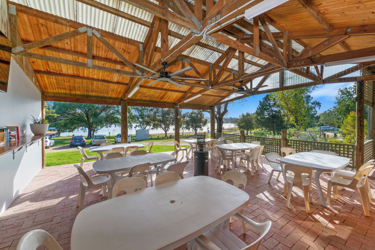 Food & Drinks 5, Lake Hume Holiday Park, Greater Hume Shire - Pt A
