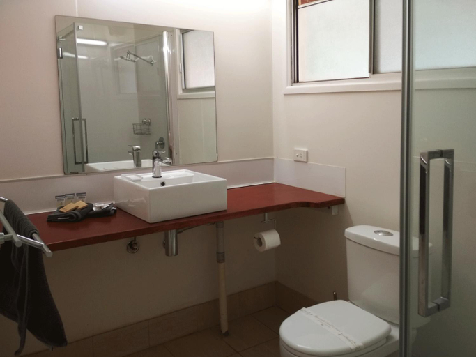 Others 5, Ironbark Inn, Barcaldine