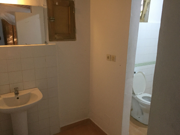 Bathroom 2, Campement Kunja kafountine, Bignona