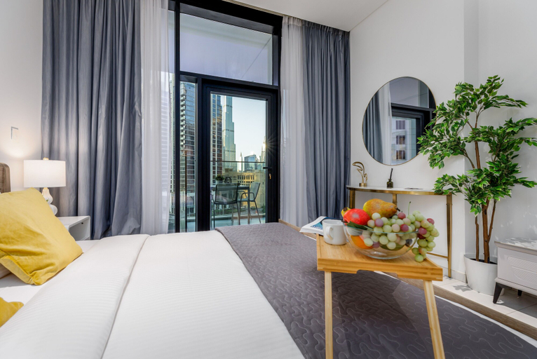Bedroom 3, Maison Privee - Premium Studio w/ Burj Khalifa View, Dubai