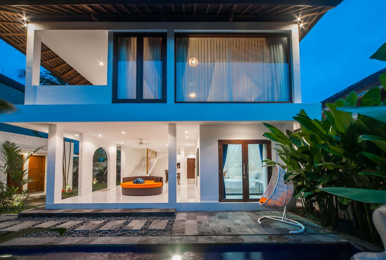 Exterior & Views