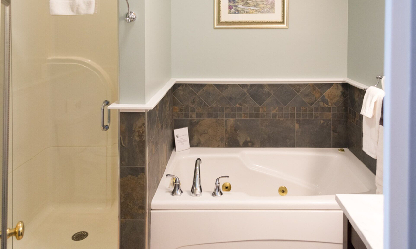 Bathroom 3, Wolf Cove Inn, Androscoggin