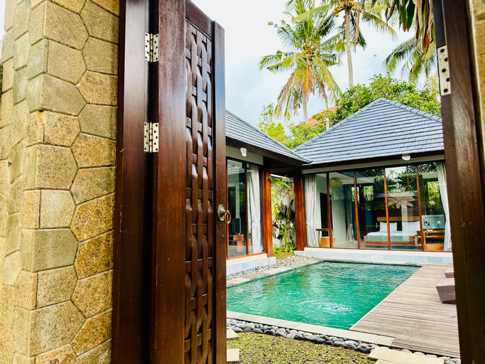 Swimming Pool 25
