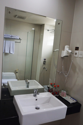 Bathroom 9
