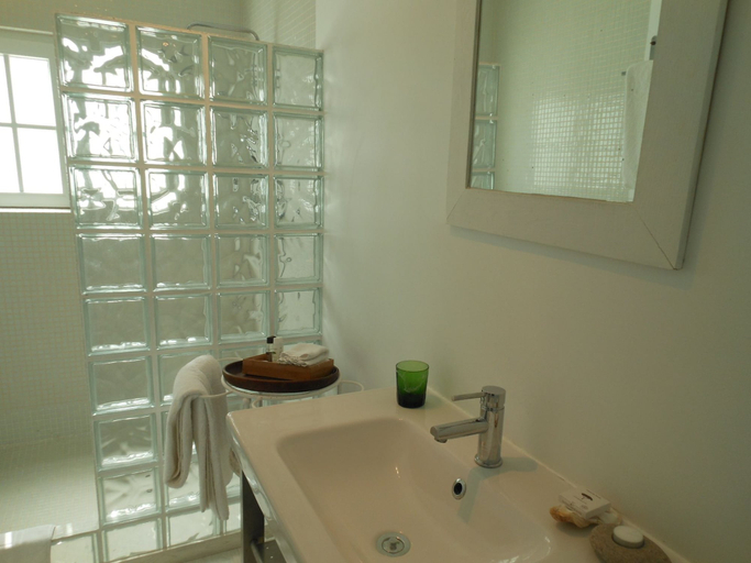 Bathroom 3, Casal do Frade, Sesimbra