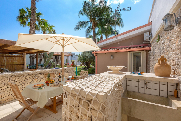 Outdoor dining 3, 3579 Home in Salento Sole by Barbarhouse, Lecce