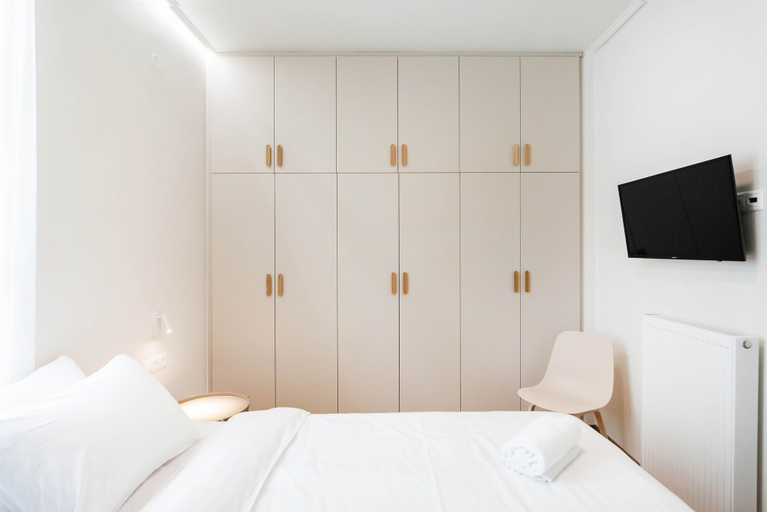 Bedroom 5, White Lotus, Central Macedonia