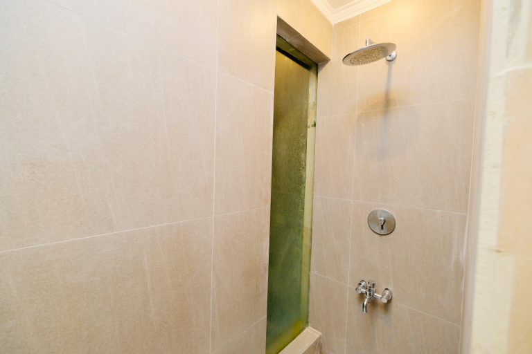 Bathroom 15