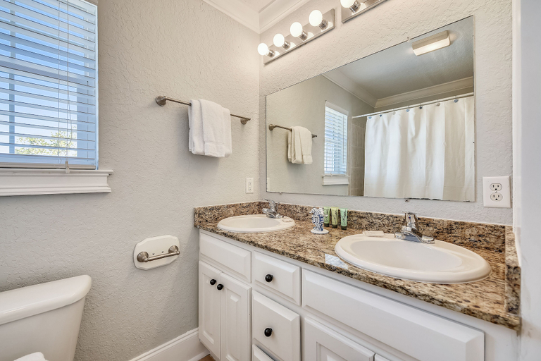 Bathroom 3, C Dreams by Book That Condo, Bay