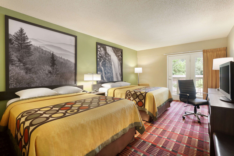 Bedroom 2, Super 8 by Wyndham Cherokee, Swain