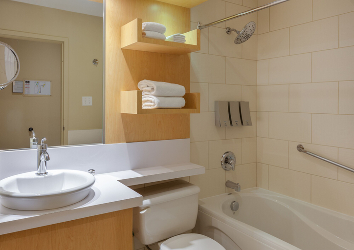 Bathroom 4, Hotel Du Vieux Quebec, Communauté-Urbaine-de-Québec