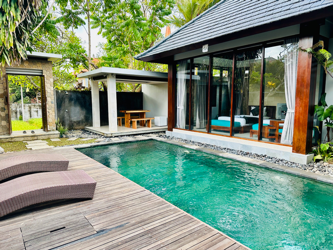 Swimming Pool 24