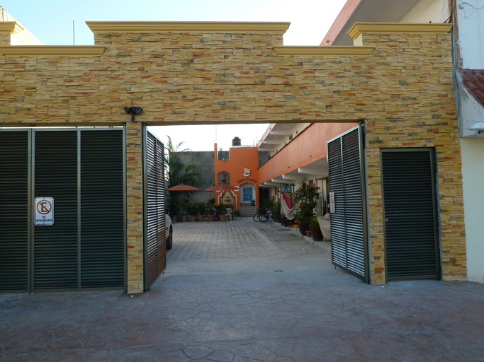 Exterior & Views 2, Suites Fenicia, Cozumel