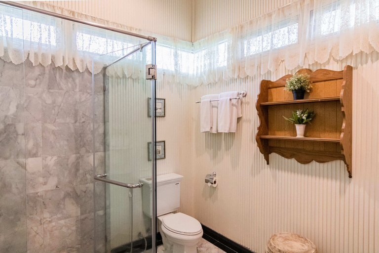 Bathroom 5, Rancho Charnvee Khaoyai, Pak Chong