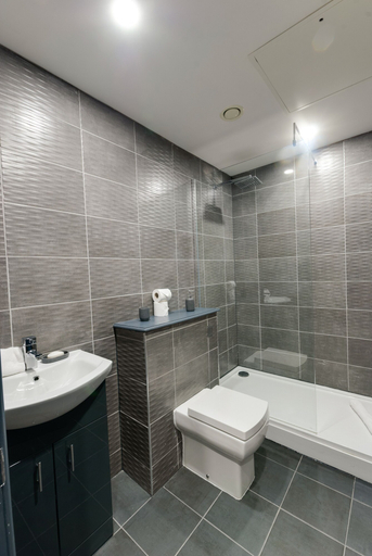 Bathroom 4, Harrisons Aparthotel, Sefton
