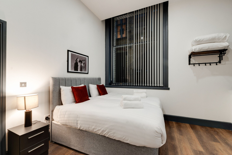 Bedroom 3, Harrisons Aparthotel, Sefton