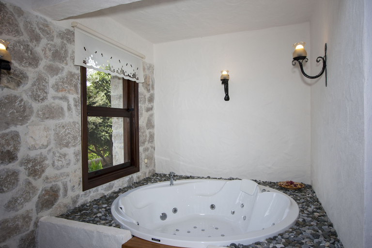 Bathroom 4, Mandarin & Mango Boutique Hotel, Fethiye