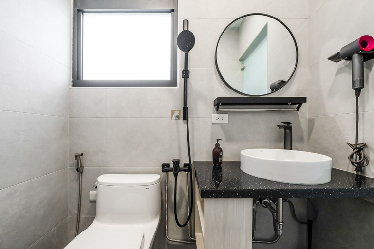 Bathroom 3, Dream Field, Taitung