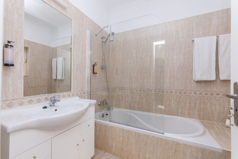 Bathroom, Atalaia Sol, Lagos