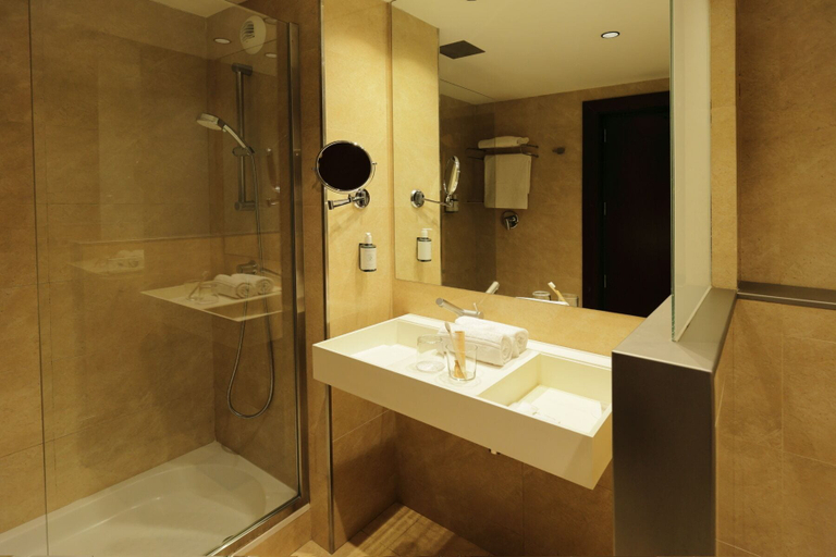 Bathroom 4, Ciutat de Girona, Girona
