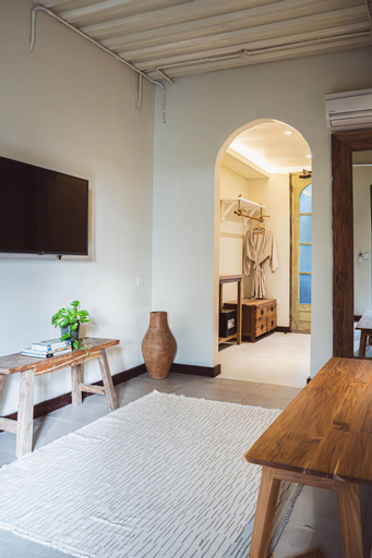 Dining Room 10