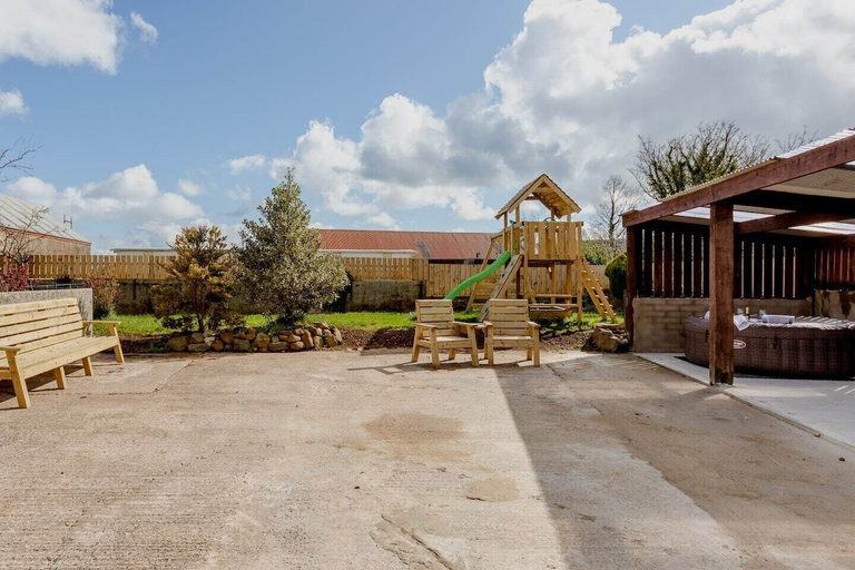 Exterior & Views, Neds Brae House, Mid and East Antrim
