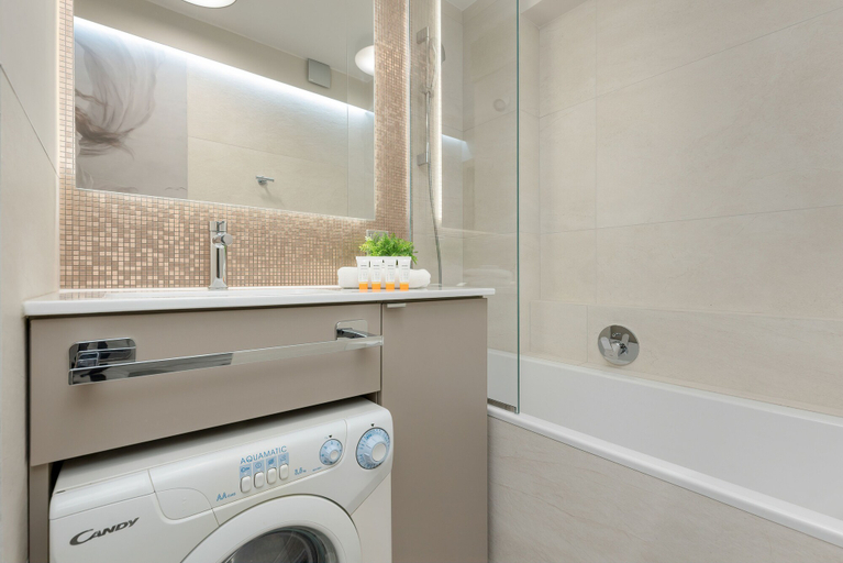 Bathroom 3, Retro-style Apartment Warsaw by Renters, Warsaw