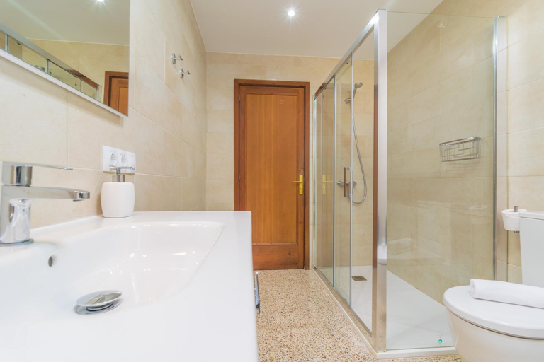 Bathroom 2, Garballons 5 1d - Apartment In Port Dalcudia, Baleares