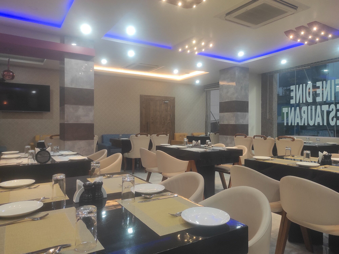 Food & Drinks 5, Lee Palace Hotel, Sonitpur