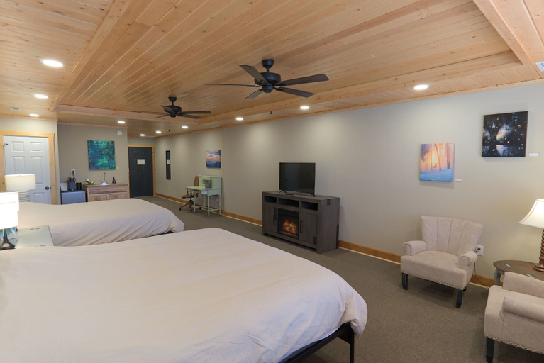 Bedroom 3, The NuWray Hotel & Carriage House, Yancey