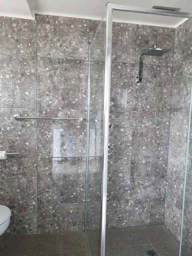 Bathroom 4, Le George Motel, Port Macquarie-Hastings - Pt A