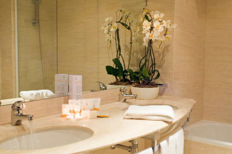 Bathroom 5, Hotel Capannelle, Rome