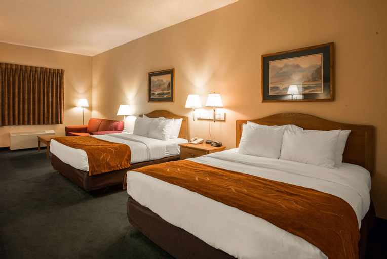 Bedroom 3, Super 8 by Wyndham Cherokee, Swain